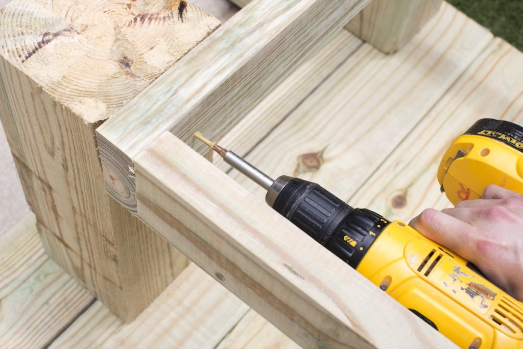 STEP_5_Fasten_Bench_Boxes_To_Legs